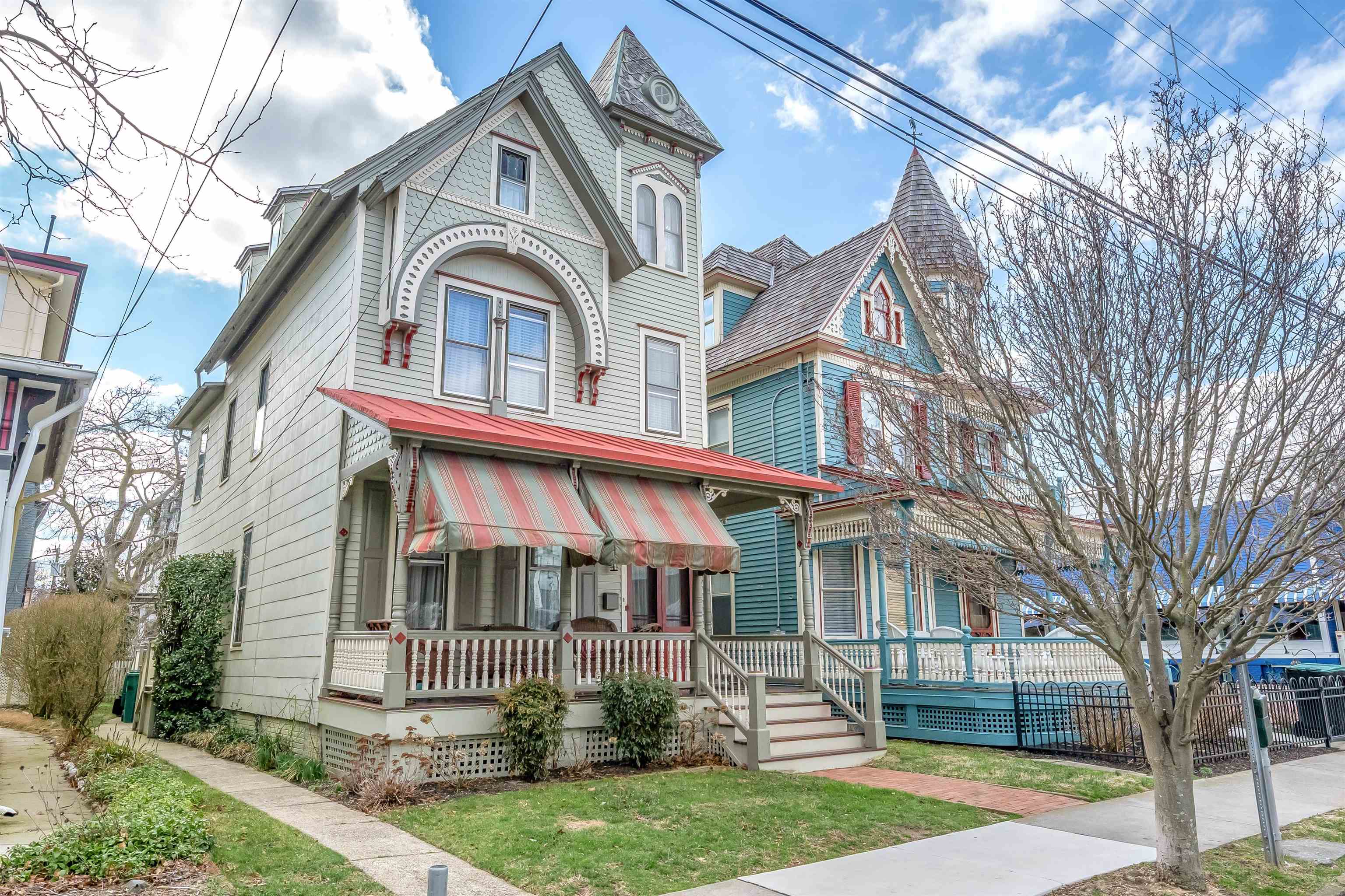three story victorian building